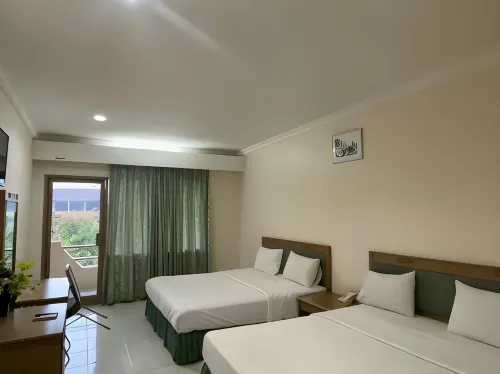 Wira Carita Hotel - Parkplatz