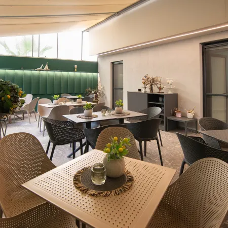 Alexandra Boutique Residence Downtown