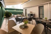 Alexandra Boutique Residence Downtown - Aamiainen