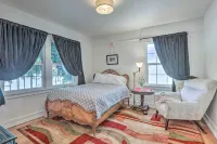 Historic Reno Home on Riverwalk 1 Mi to Midtown - Bungalows