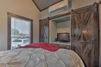 Secluded Morganton Tiny Home w/ Grills! - balcony