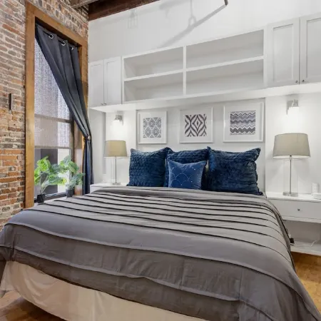 Bright and Spacious Condo Only Steps to Broadway + FREE Parking