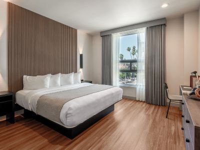 Kins Hotel