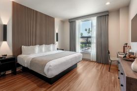 Kins Hotel
