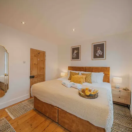 Cotswolds / 2BD / 1 Bath / Garden / City Centre