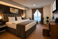 Sweet Home Suite Hotel - Parvekkeita