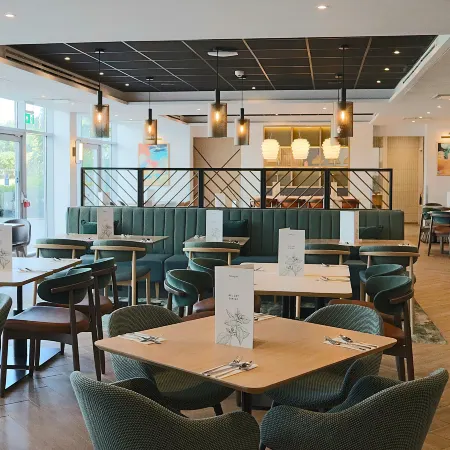 Holiday Inn London Luton North by IHG