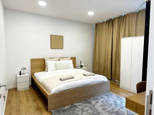 Stylish 3BR Apt in Central Ghent - Condos