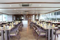 Ramee Wolkenburg Resort & Spa, Munnar - breakfast