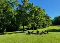 Beautiful, Secluded Luxury Cabin with relaxing hot tub. - 3-Star