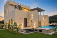 ELIVAAS Belvedere 4BHK Villa with Pool - Biệt thự