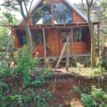 Tranquil 2-Bedroom House Retreat Near S