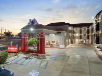 Ramada by Wyndham Ontario - Parking