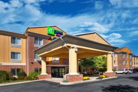 Holiday Inn Express & Suites LANCASTER-LITITZ by IHG