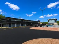 Alamo Inn & Suites - Мотели