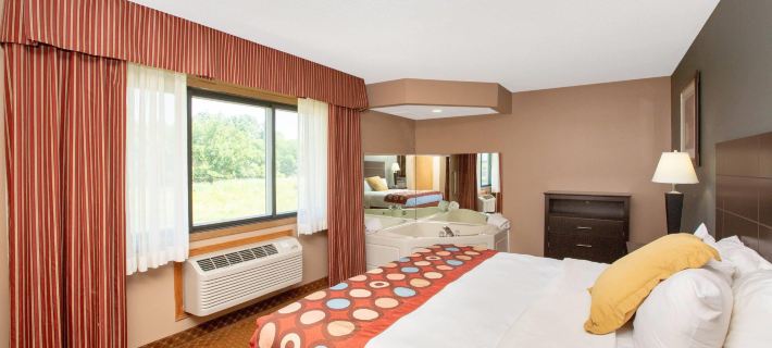 AmericInn by Wyndham Coralville Hotels in Johnson County