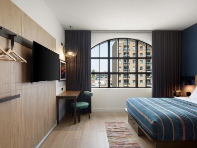 Moxy Ottawa Downtown