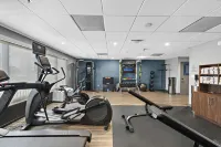 Hampton Inn by Hilton Los Angeles Airport - Pet friendly