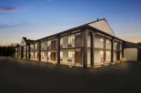 Red Roof Inn Crossville - parking