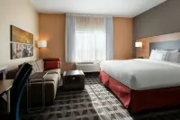 弗雷斯諾克洛維斯TownePlace Suites飯店 - 寵物友善