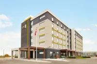 Home2 Suites by Hilton Milton Ontario - parking