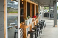 Ashore Hotel - bar