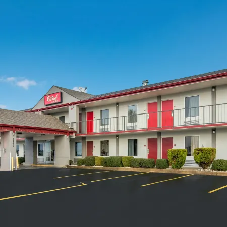 Red Roof Inn & Suites Jackson, TN