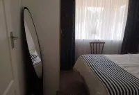 Serene 3-bedroom House Rental Near Sun City Resort - Homestays