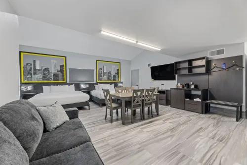 Super 8 by Wyndham Texas City - 2-Star