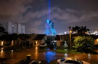 3Br Guitar House + Poker Lounge Near Hard Rock - 4-Star