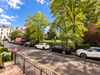 Luxury Central Gloucestershire 2BR Spacious Flat - 2-Star