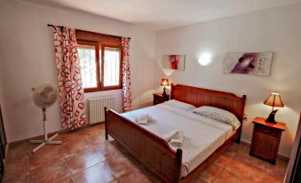 Flandes - Traditionally Furnished  Villa in Benissa