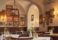 Hotel Gasthof Zum Kirchenwirt Hotels in Hallein