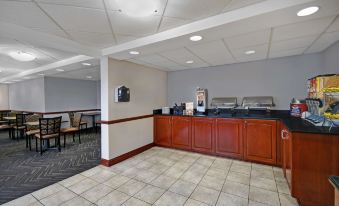 Spark by Hilton Rochester University Area
