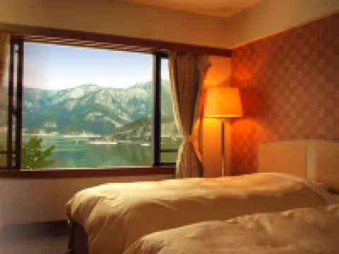 ブリーズベイ レイクリゾート河口湖（BBHホテルグループ） 河口湖天上山公園周辺のホテル