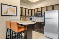 Staybridge Suites ST. Petersburg Downtown Các khách sạn ở Saint Petersburg