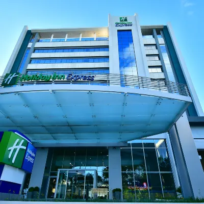 Holiday Inn Express ASUNCION AVIADORES by IHG Hotel dekat Botanical Garden and Zoo (Jardin Botanico y Zoologico)