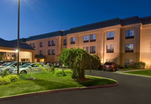 4. 햄프턴 인 프로..