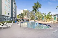 La Quinta Inn & Suites by Wyndham Ft. Lauderdale Airport - Pools