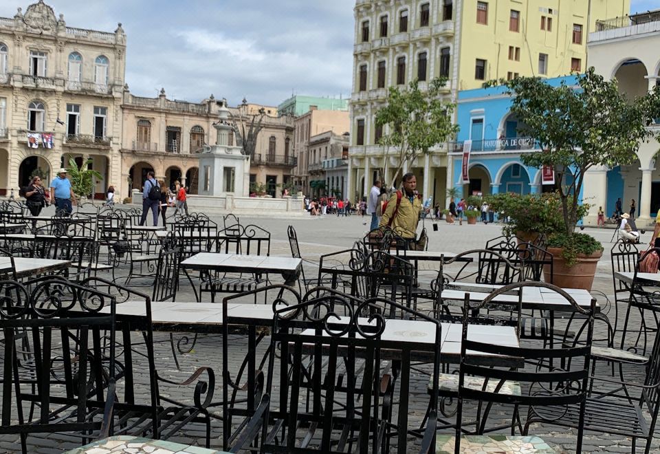 Clobis: Apartment for Rent in Plaza Vieja (Havana) - Housity