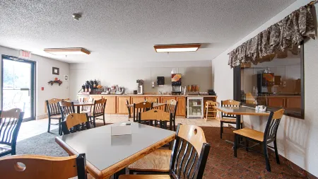 Baymont by Wyndham Hot Springs Отели рядом с достопримечательностью «Black Hills Putt 4 Fun»