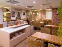 E-HOUSE Hotel Отели рядом с достопримечательностью «Симэньдин»