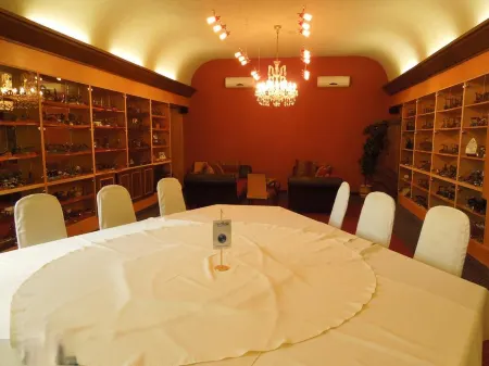 Hotel Therma Dunajská Streda Отели рядом с достопримечательностью «Thermalpark Dunajska Streda»