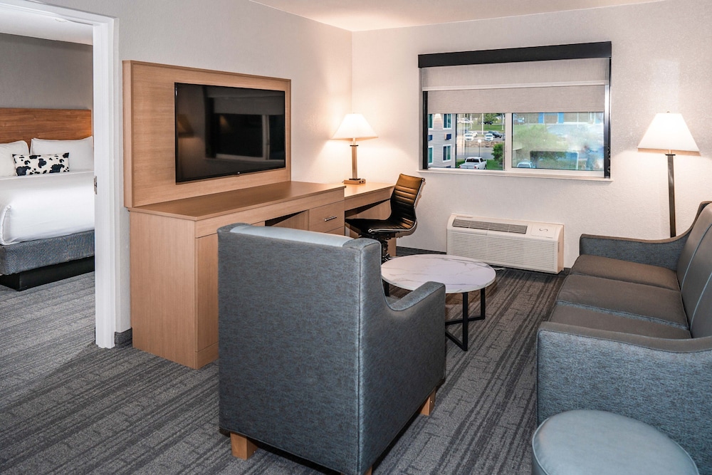 Days Inn & Suites by Wyndham Golden/Denver West