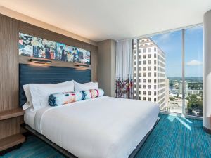 Aloft Austin Downtown