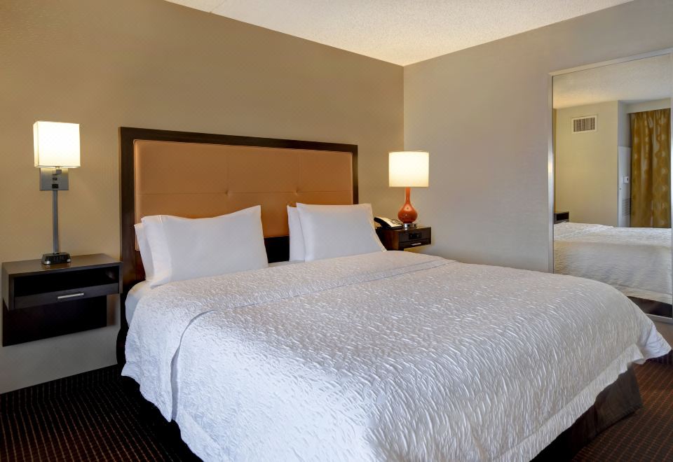 2. 햄프턴 인 Ny..