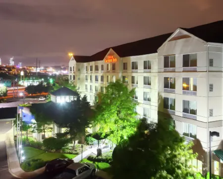 هيلتون جاردن إن سيكاكوس / ميدولاندز فنادق في سيكوكس