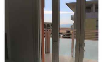 Modern Apartment with Terrace 50m from the Beach - Private Beach Place Included