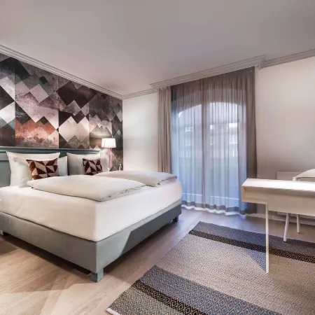 Steigenberger Hotel Treudelberg Hamburg Отели рядом с достопримечательностью «Станция метро "Берне"»