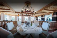 Hôtel Alpina & Spa - Restaurant Oxalis Hotels in Samoens